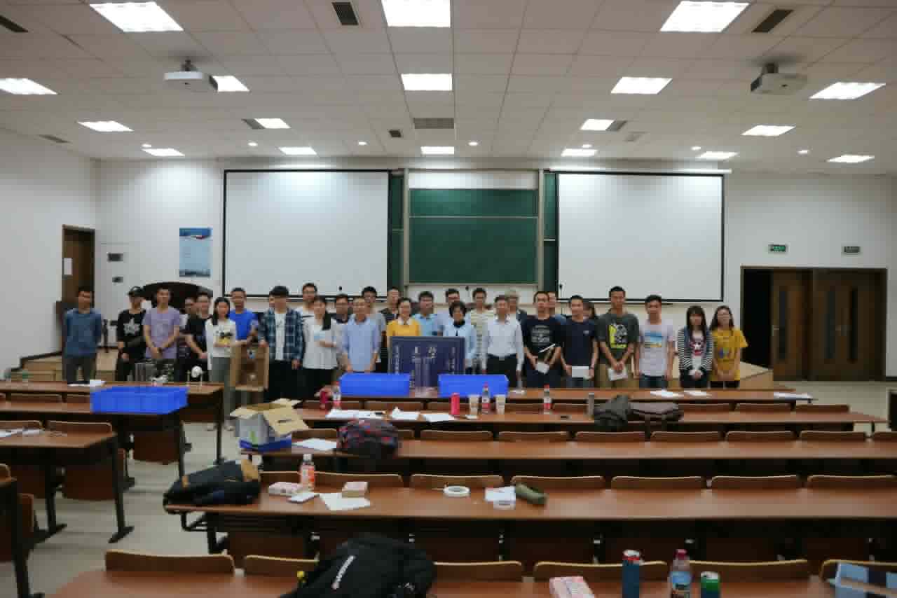 ����ʡ��ѧ�Ƽ�����ר�ҷ������߽��Ͼ����պ����ѧ��չ������ϯ�Ƽ�����ר�ҽ���У�